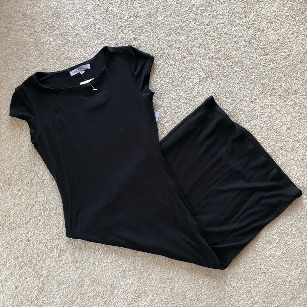 NWT black fitted cap sleeve midi dress